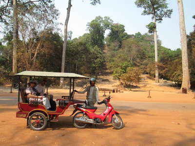 Tuk tuk to the temples